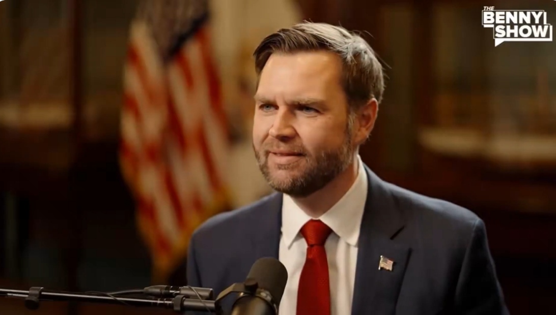 万斯自曝对UFO“着迷”,誓言彻查美国政府相关档案文件