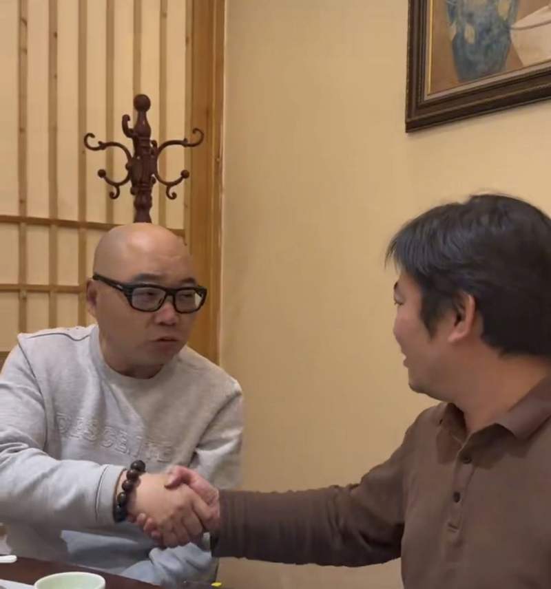 张雪和凯越机车创始人握手言和：互相祝福拿冠军