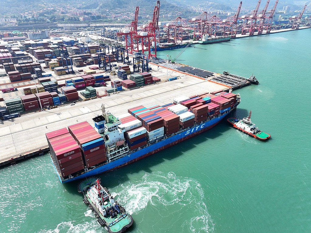 油价破百之后:通胀、出口、产业链,中国如何扬长避短?